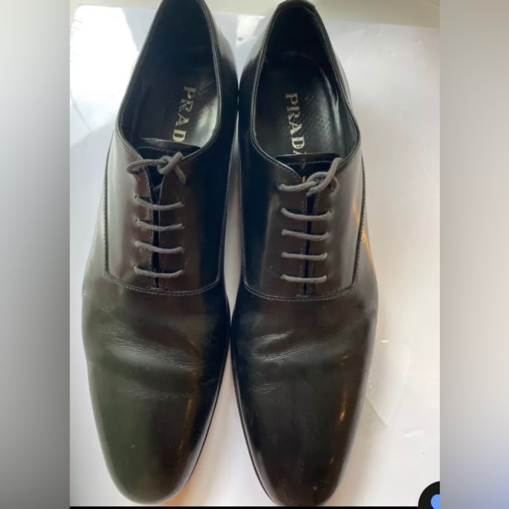 PRADA black leather dress shoes size 9 1/2